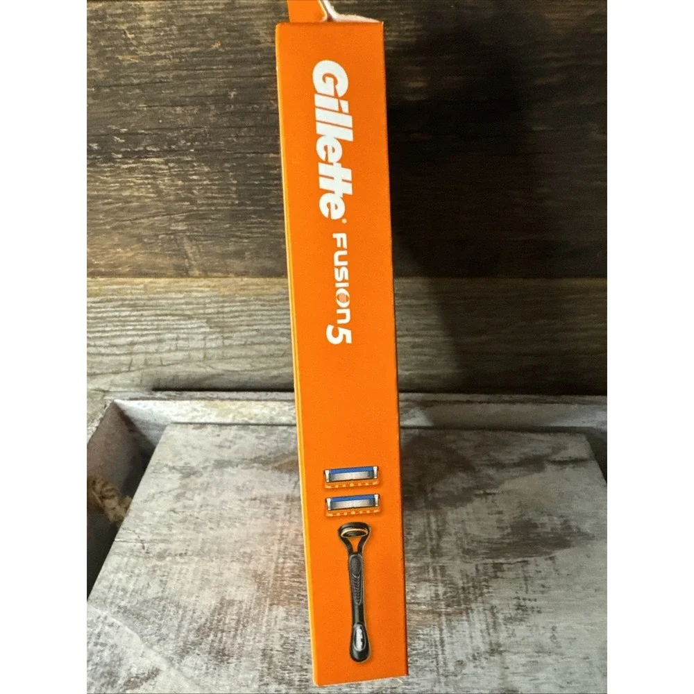 Gillette Fusion5 ProShield Razor Handle + 2 Blade‎ Refills NEW | MSRP = $17
